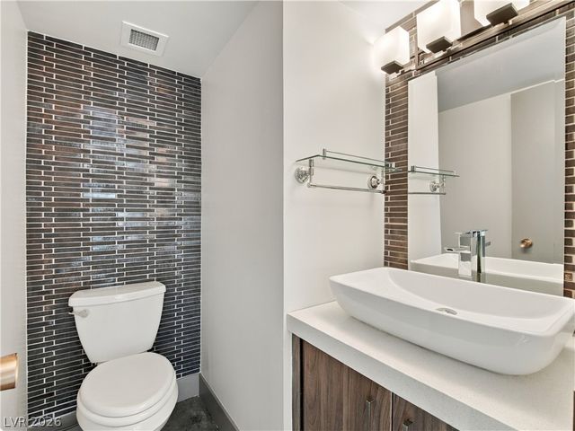 3111 Bel Air Drive 24A, Las Vegas, NV 89109