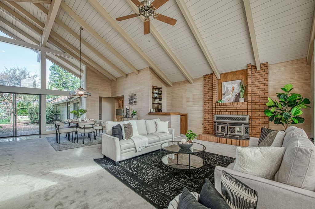 Image 10 of property listing at 5453 E Butler Avenue, Fresno, CA 93727