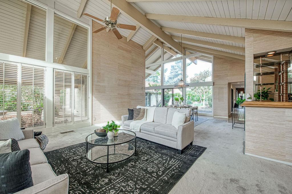 Image 11 of property listing at 5453 E Butler Avenue, Fresno, CA 93727