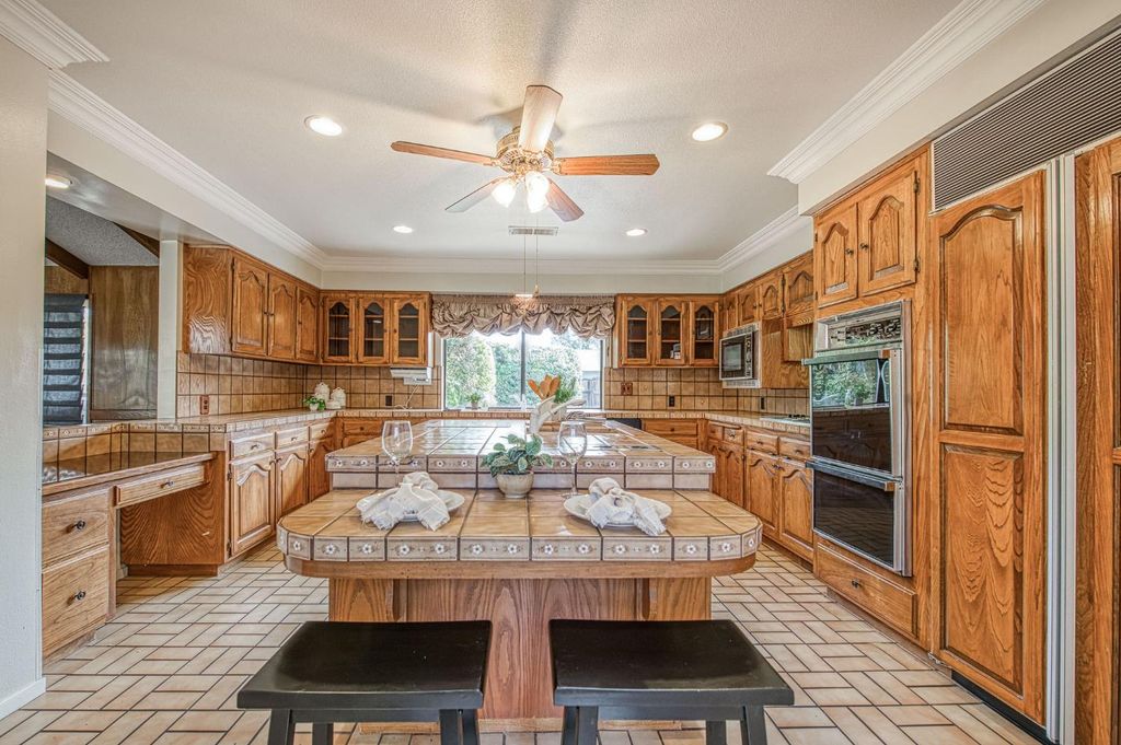 Image 14 of property listing at 5453 E Butler Avenue, Fresno, CA 93727