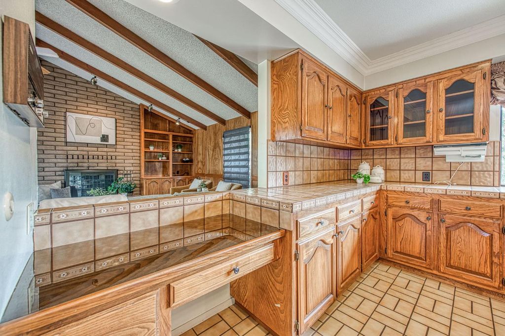 Image 18 of property listing at 5453 E Butler Avenue, Fresno, CA 93727