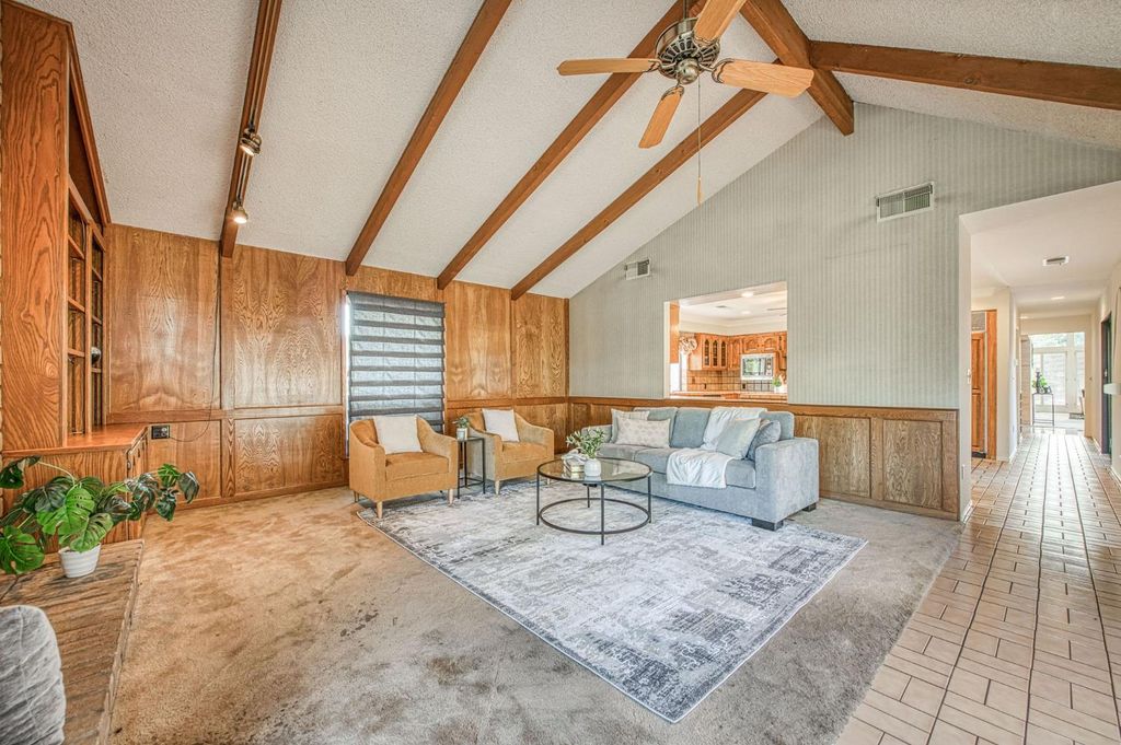 Image 24 of property listing at 5453 E Butler Avenue, Fresno, CA 93727