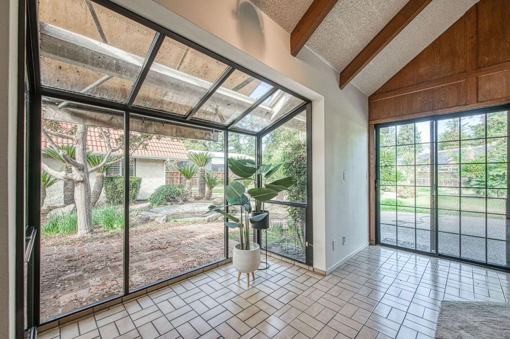 Image 28 of property listing at 5453 E Butler Avenue, Fresno, CA 93727