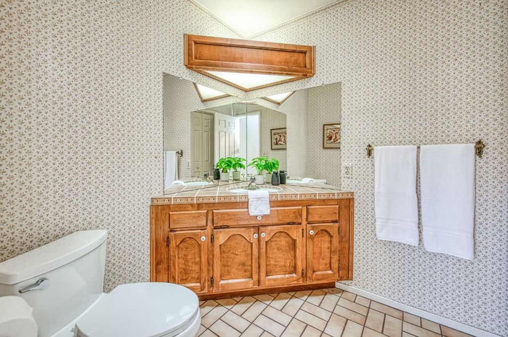 Image 29 of property listing at 5453 E Butler Avenue, Fresno, CA 93727