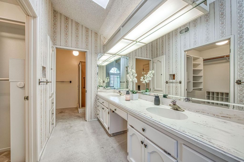 Image 33 of property listing at 5453 E Butler Avenue, Fresno, CA 93727