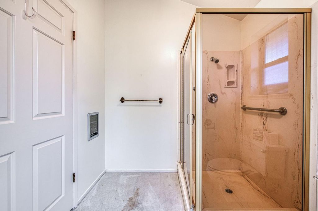 Image 34 of property listing at 5453 E Butler Avenue, Fresno, CA 93727