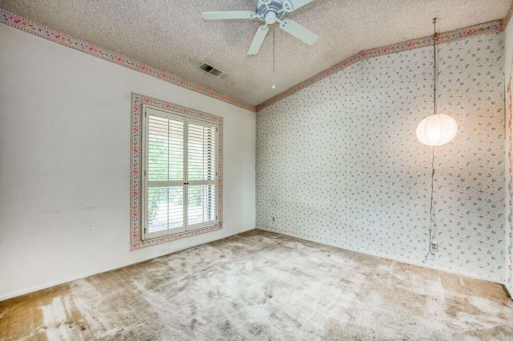 Image 37 of property listing at 5453 E Butler Avenue, Fresno, CA 93727