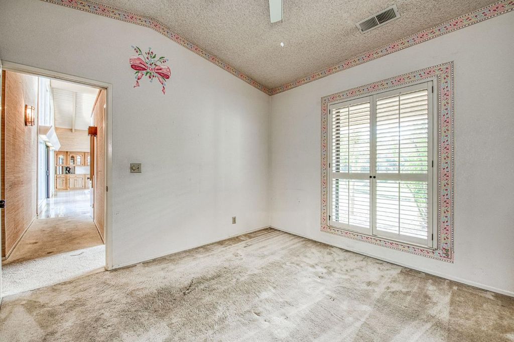 Image 38 of property listing at 5453 E Butler Avenue, Fresno, CA 93727