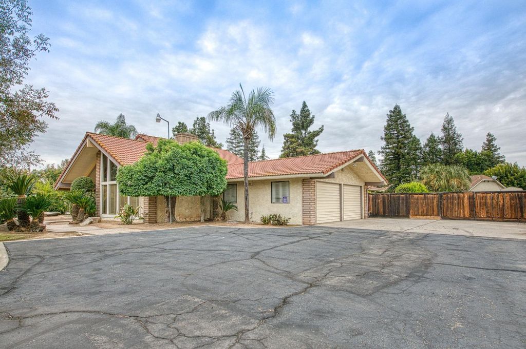 Image 43 of property listing at 5453 E Butler Avenue, Fresno, CA 93727