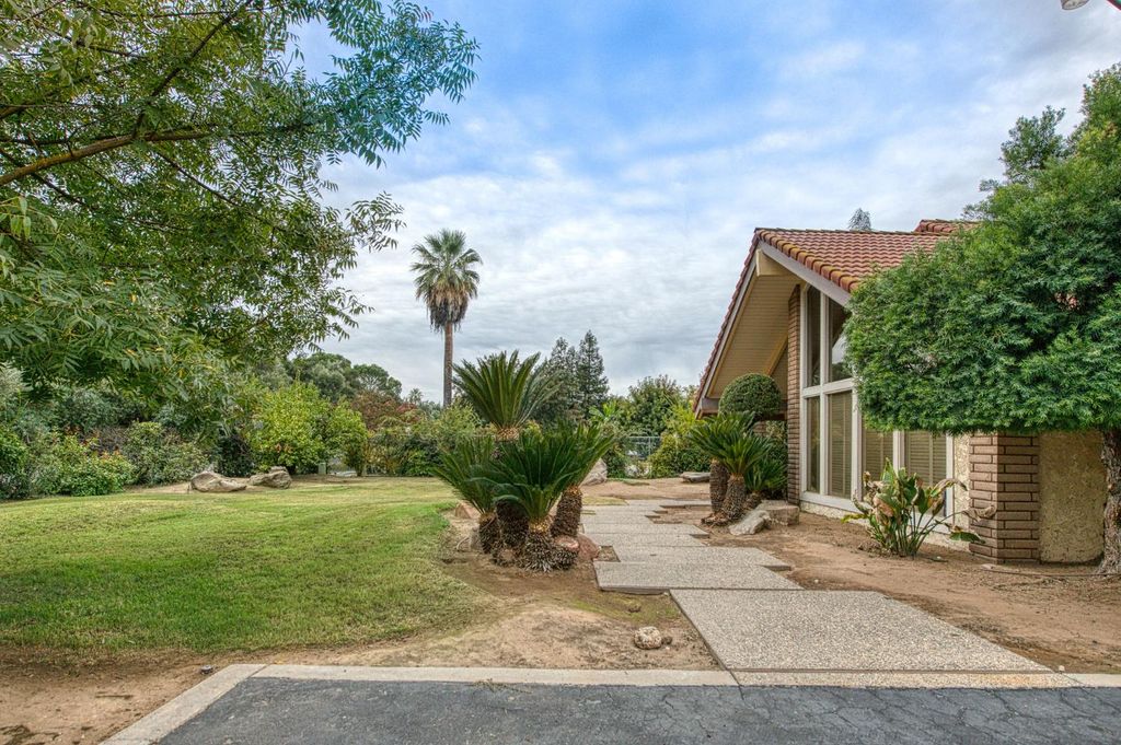 Image 44 of property listing at 5453 E Butler Avenue, Fresno, CA 93727