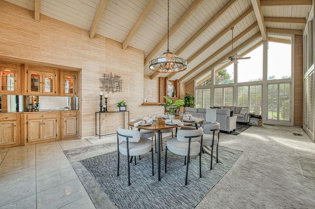 Image 5 of property listing at 5453 E Butler Avenue, Fresno, CA 93727