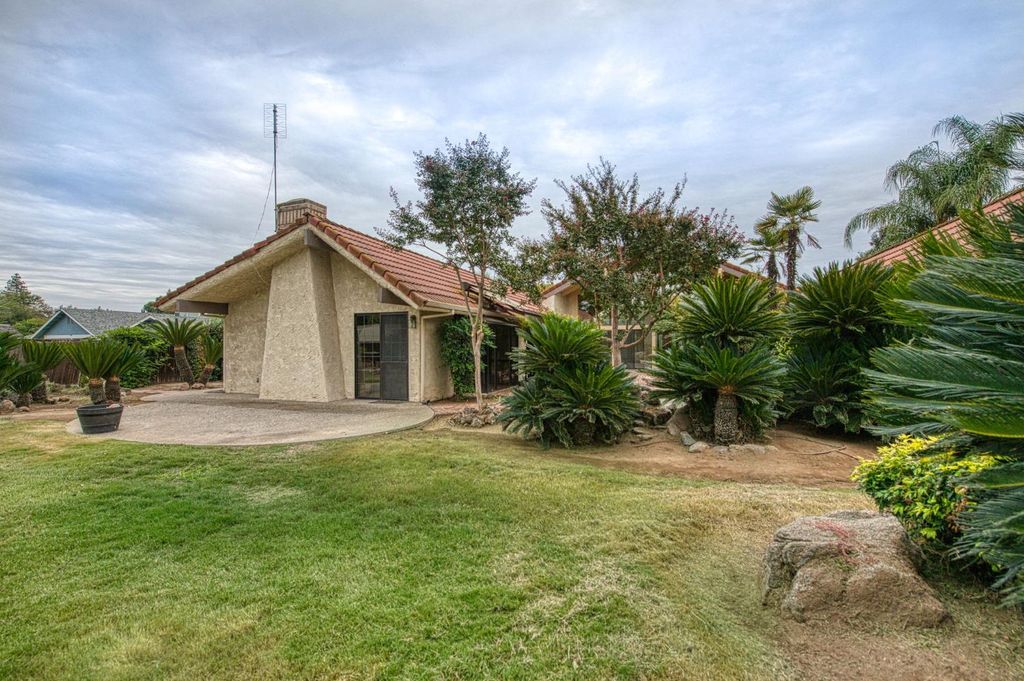 Image 53 of property listing at 5453 E Butler Avenue, Fresno, CA 93727