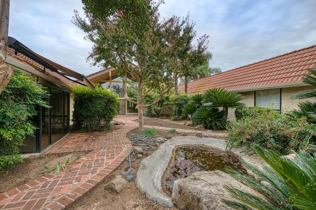 Image 54 of property listing at 5453 E Butler Avenue, Fresno, CA 93727