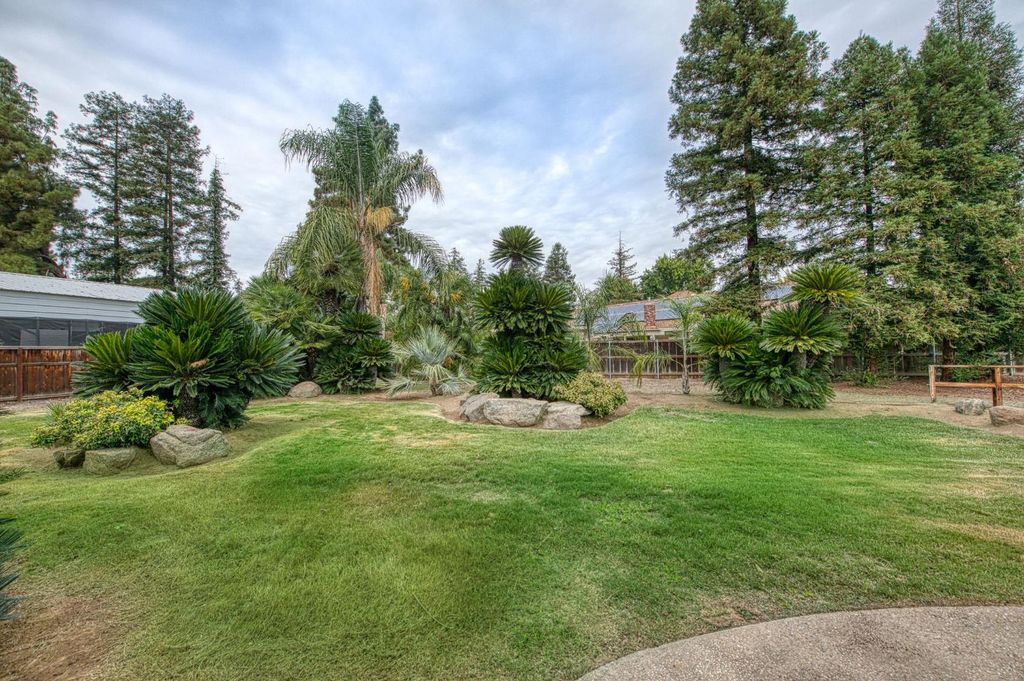Image 55 of property listing at 5453 E Butler Avenue, Fresno, CA 93727