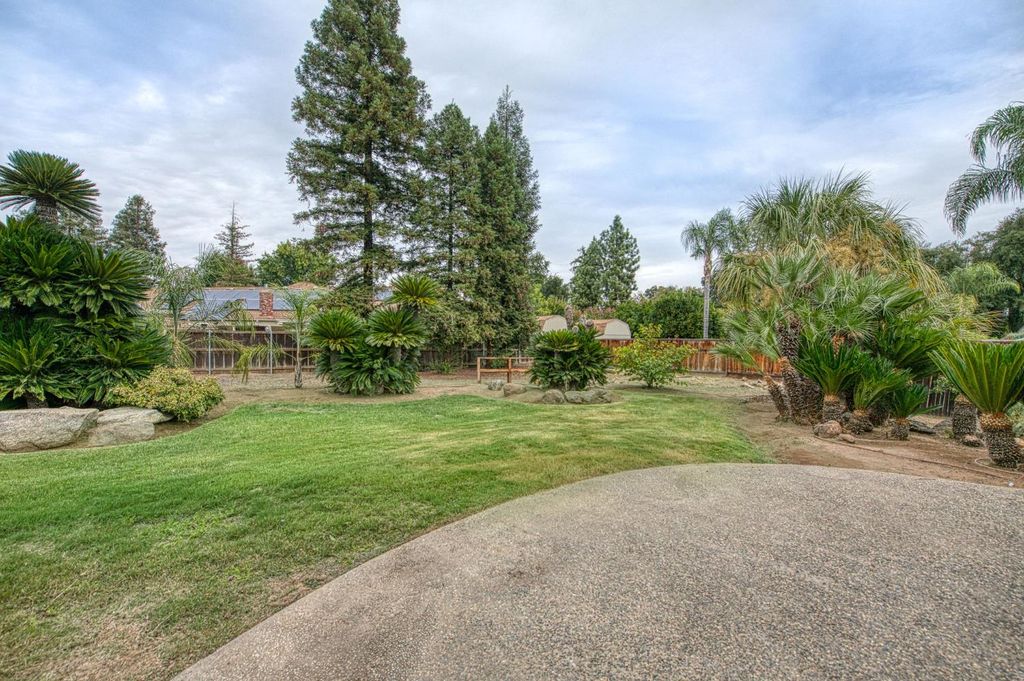 Image 56 of property listing at 5453 E Butler Avenue, Fresno, CA 93727