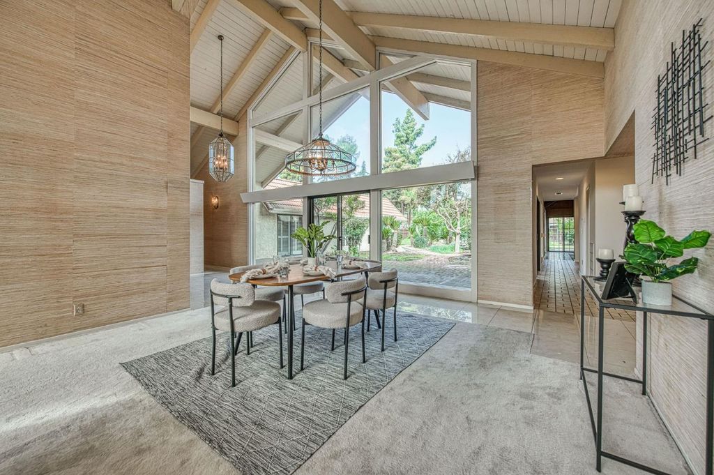 Image 7 of property listing at 5453 E Butler Avenue, Fresno, CA 93727