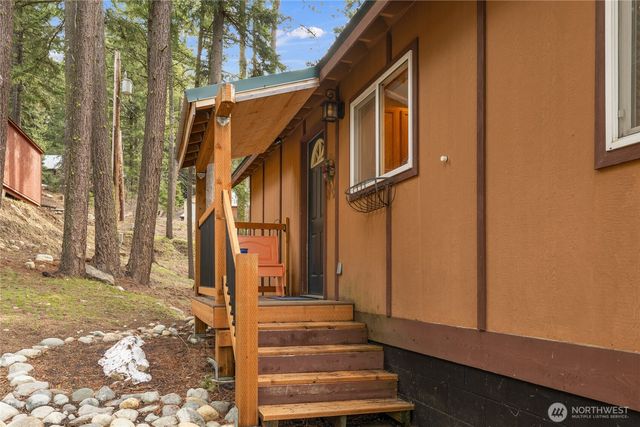 1051 Highland Loop, Ronald, WA 98940