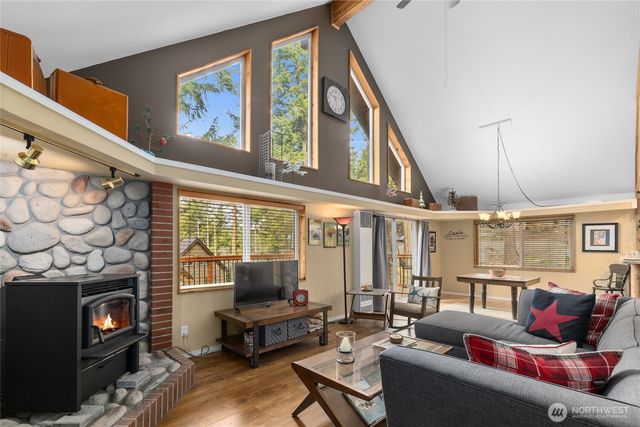 1051 Highland Loop, Ronald, WA 98940