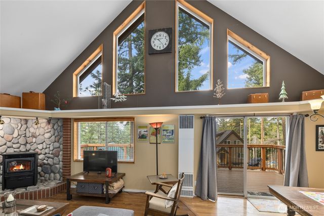 1051 Highland Loop, Ronald, WA 98940