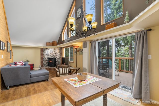 1051 Highland Loop, Ronald, WA 98940