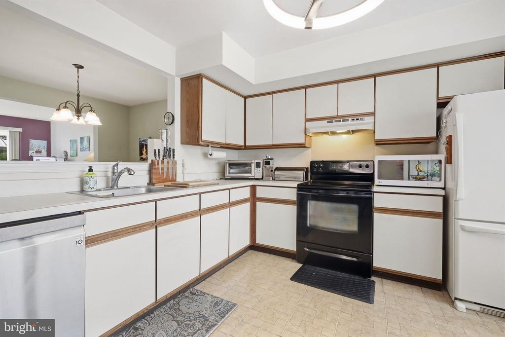 416 BELLOWS LN, Feasterville Trevose, PA 19053 — photo 4