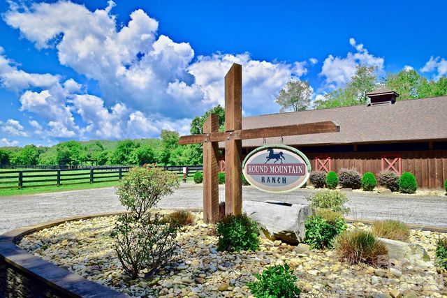 1665 Round Mountain Parkway 69, Lenoir, NC 28645