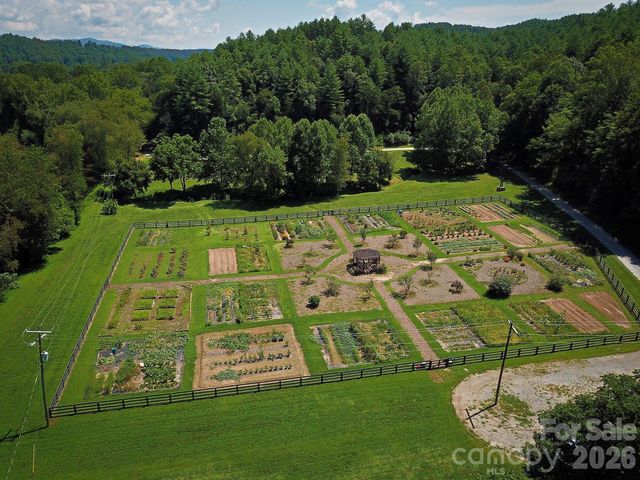 1665 Round Mountain Parkway 69, Lenoir, NC 28645