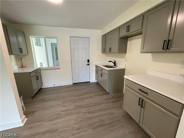 233 Cape Coral PKWY E 3, Cape Coral, FL 33904