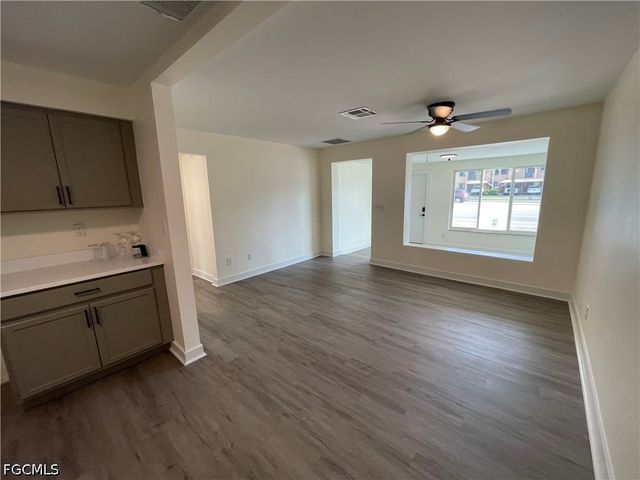 233 Cape Coral PKWY E 3, Cape Coral, FL 33904