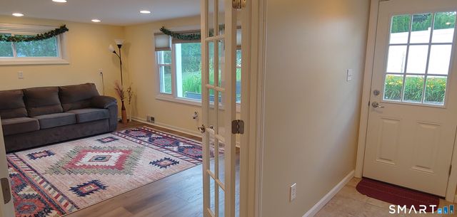 22 Vardon Road, West Hartford, CT 06117