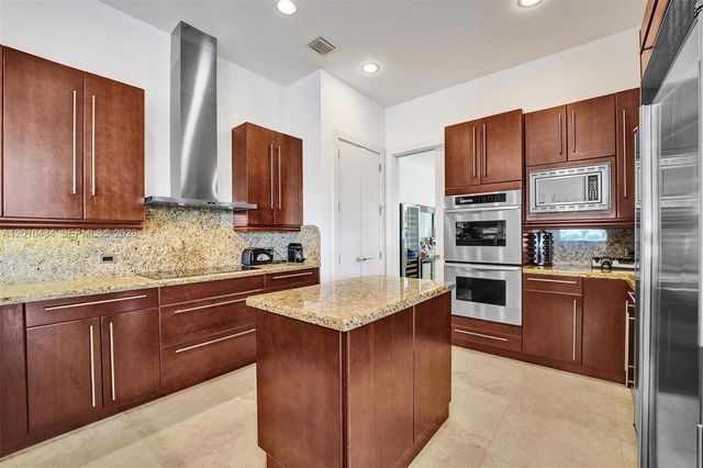 1575 Windjammer Way, Hollywood, FL 33019