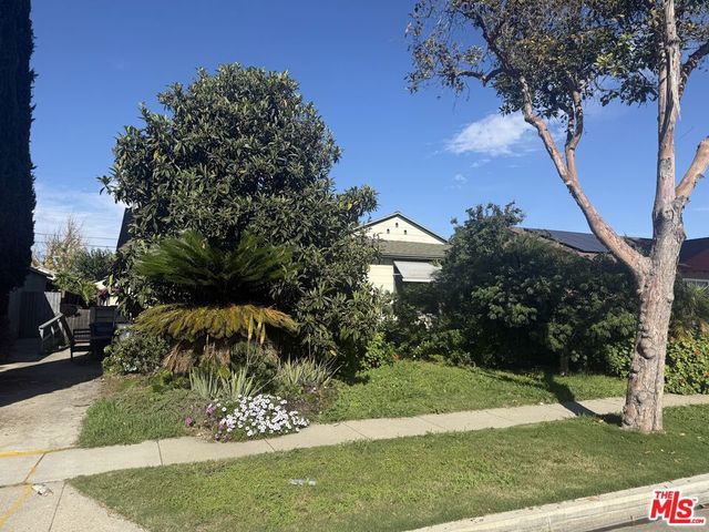 2413 Denmead Street, Lakewood, CA 90712