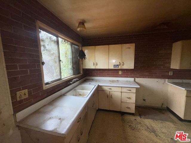 2413 Denmead Street, Lakewood, CA 90712
