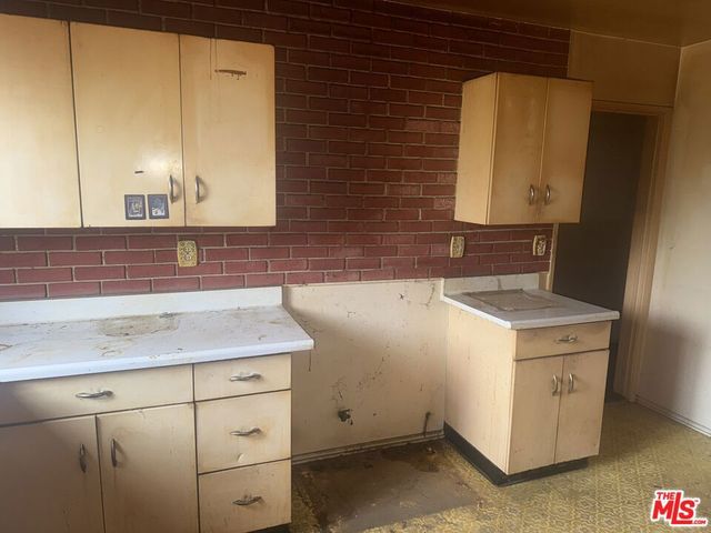 2413 Denmead Street, Lakewood, CA 90712