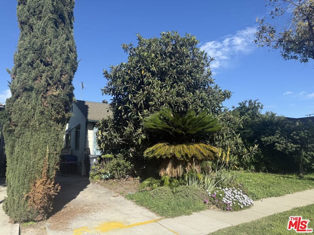 2413 Denmead Street, Lakewood, CA 90712