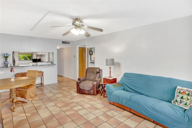10525 SW 112th Avenue 117, Miami, FL 33176