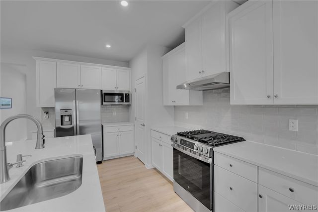 6373 Deanna Drive, Boston, NY 14075