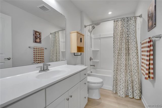 6373 Deanna Drive, Boston, NY 14075