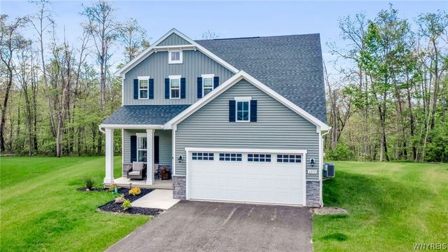 6373 Deanna Drive, Boston, NY 14075