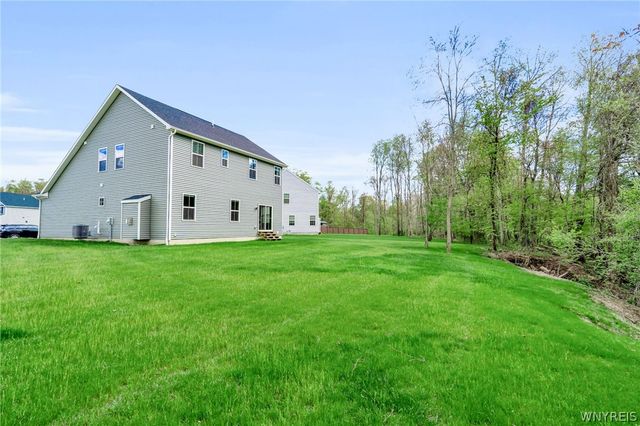 6373 Deanna Drive, Boston, NY 14075