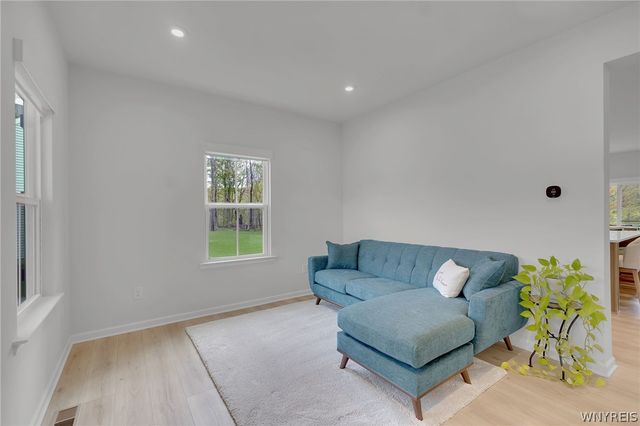 6373 Deanna Drive, Boston, NY 14075