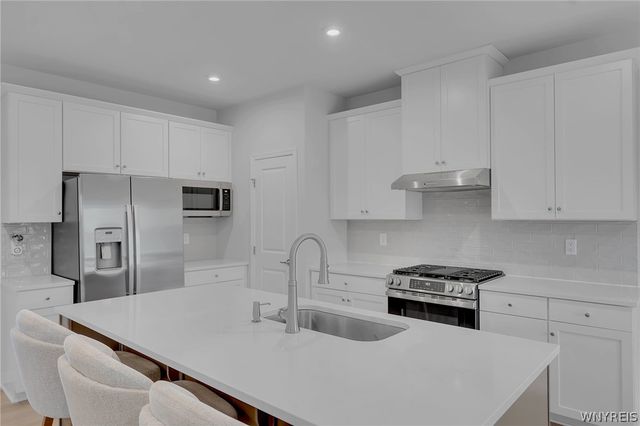 6373 Deanna Drive, Boston, NY 14075