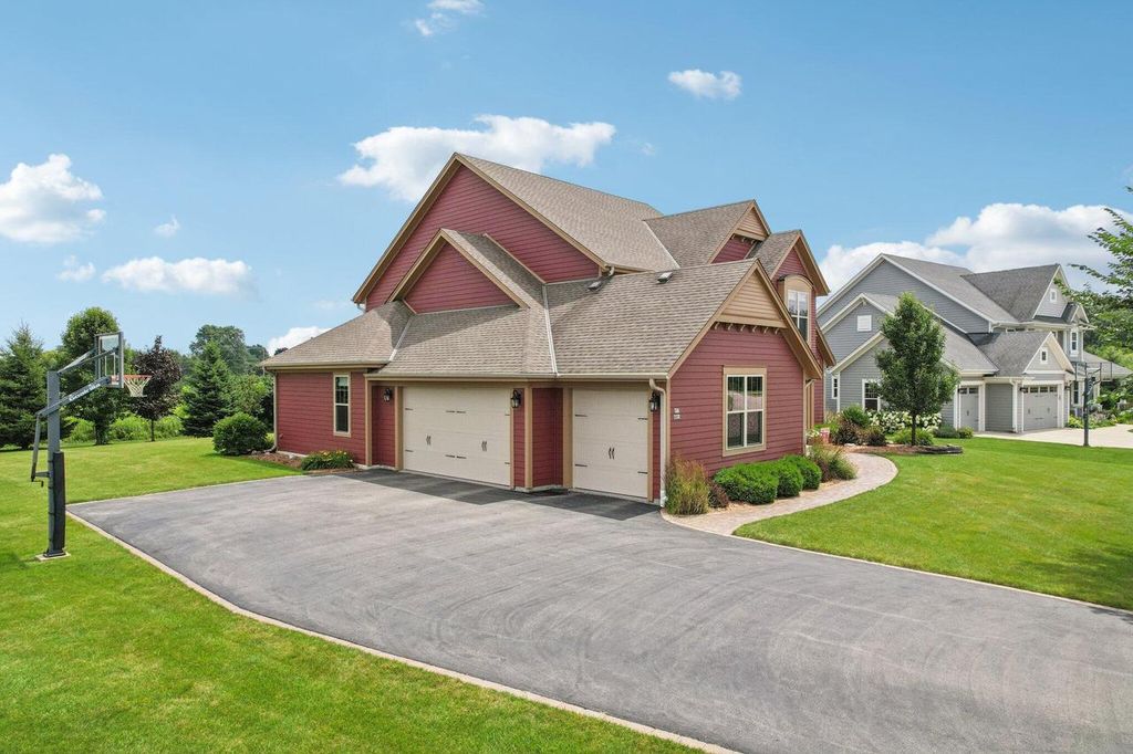 W77N380 Prairie View ROAD, Cedarburg, WI 53012