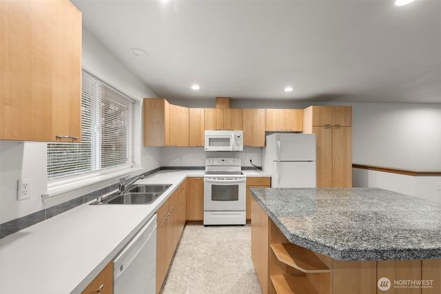 2718 S Star lake Road, Federal Way, WA 98003