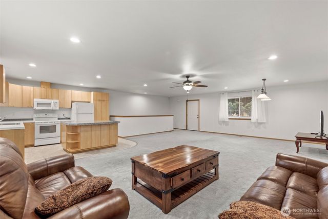 2718 S Star lake Road, Federal Way, WA 98003