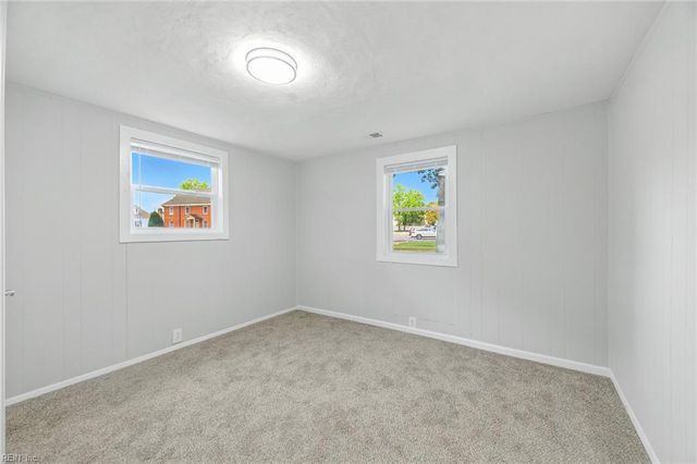 5553 Rock Creek LN, Virginia Beach, VA 23462
