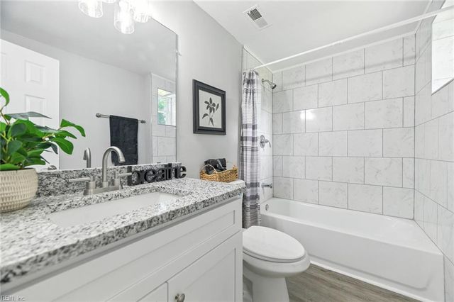 5553 Rock Creek LN, Virginia Beach, VA 23462