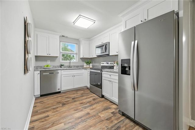 5553 Rock Creek LN, Virginia Beach, VA 23462
