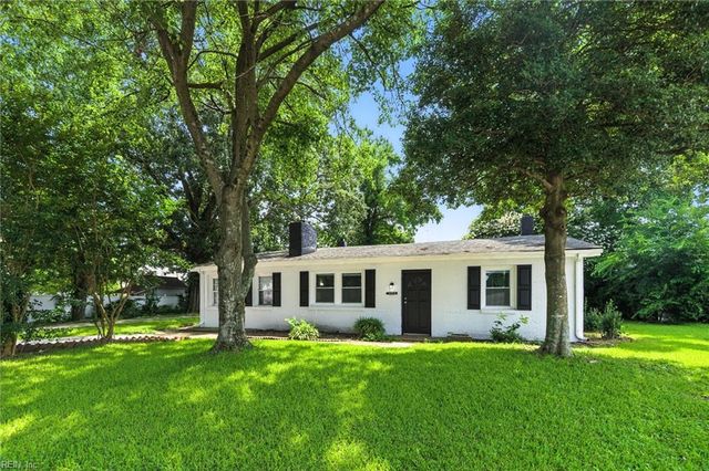 5553 Rock Creek LN, Virginia Beach, VA 23462