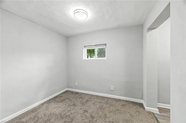 5553 Rock Creek LN, Virginia Beach, VA 23462